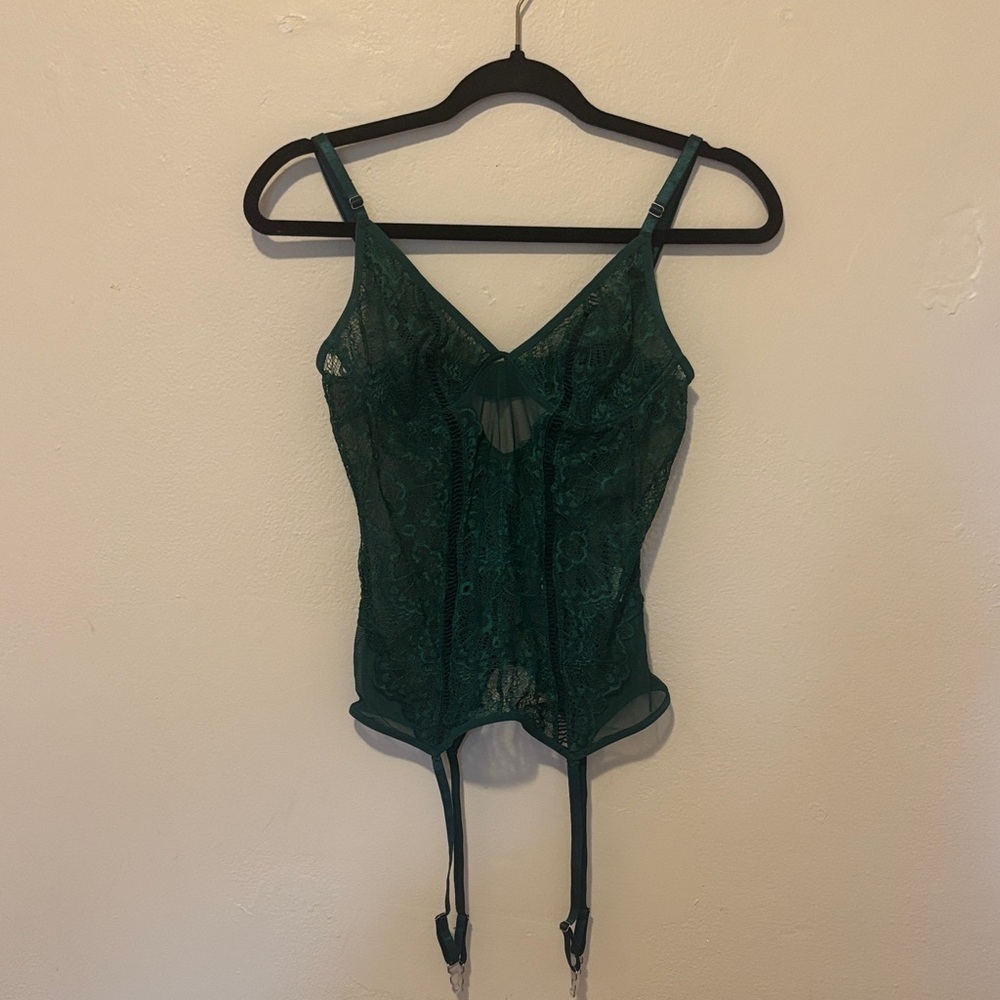 Elegant Green Lace Bustier
